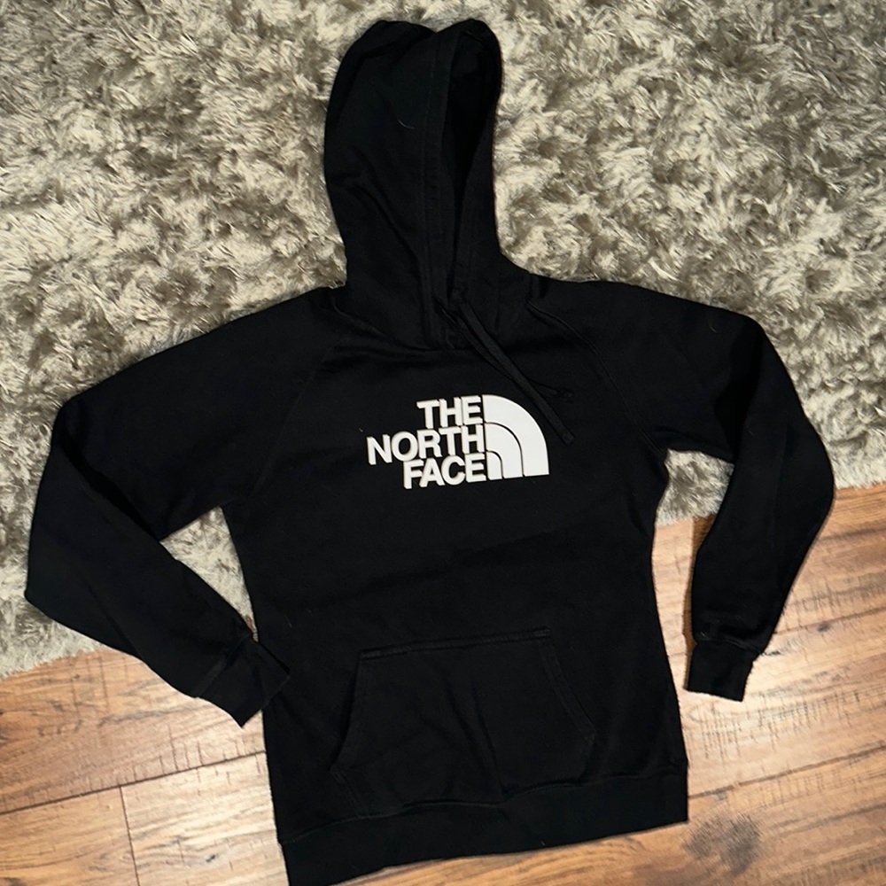 Size M The North Face Black&White Hoodie Like New condition No fading on letters